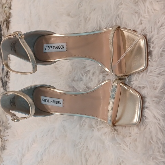 Steve Madden Isobel Metallic Gold Clear Lucite Wedge Sandals Size 6,9, & 10 NWOB - Picture 10 of 16